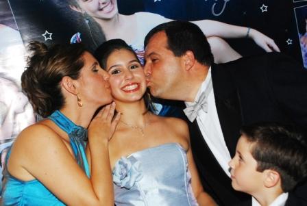 Rafaela Delgado é presenteada pelos Pais com linda Festa de 15 anos