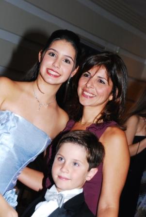 Rafaela Delgado é presenteada pelos Pais com linda Festa de 15 anos