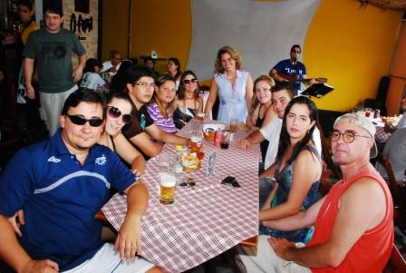 Colunista Social faz Festa de Aniversário em O Funil