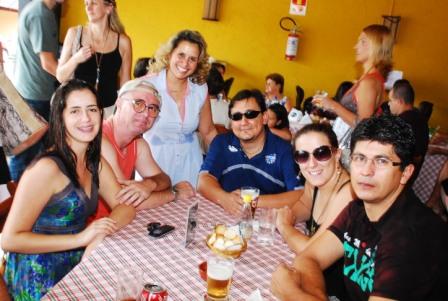 Colunista Social faz Festa de Aniversário em O Funil