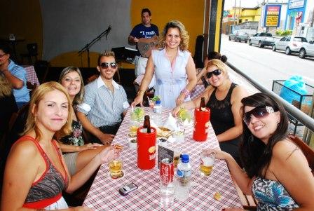 Colunista Social faz Festa de Aniversário em O Funil