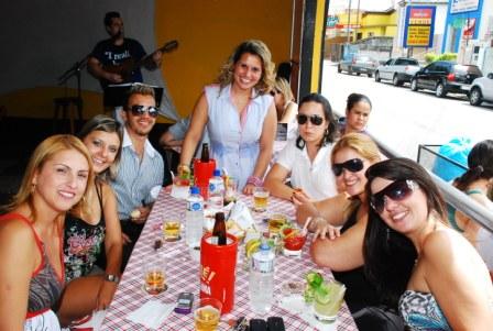 Colunista Social faz Festa de Aniversário em O Funil