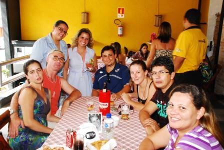 Colunista Social faz Festa de Aniversário em O Funil