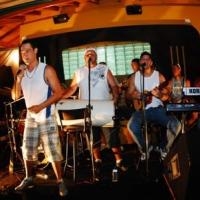 Stefano Amed coloca a galera para sambar nos 3 anos do Bar da Vila