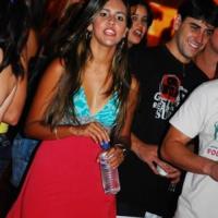 Stefano Amed coloca a galera para sambar nos 3 anos do Bar da Vila