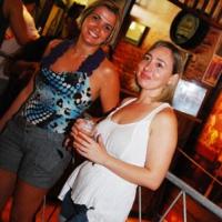 Stefano Amed coloca a galera para sambar nos 3 anos do Bar da Vila