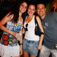 Stefano Amed coloca a galera para sambar nos 3 anos do Bar da Vila