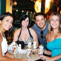 Stefano Amed coloca a galera para sambar nos 3 anos do Bar da Vila