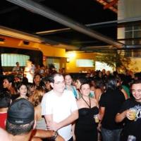 Stefano Amed coloca a galera para sambar nos 3 anos do Bar da Vila
