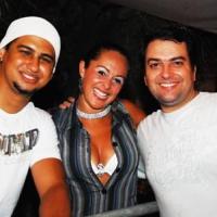 Stefano Amed coloca a galera para sambar nos 3 anos do Bar da Vila