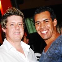 Stefano Amed coloca a galera para sambar nos 3 anos do Bar da Vila