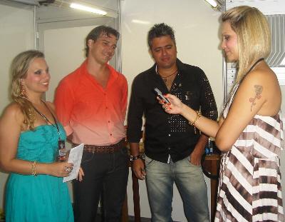OsPaparazzi entrevista Lu e Tchelo em Caraguatatuba