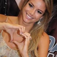 Mais fotos da Fernanda Cardoso do BBB10 em noite de autógrafos
