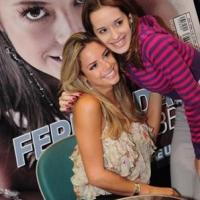 Mais fotos da Fernanda Cardoso do BBB10 em noite de autógrafos