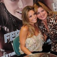 Mais fotos da Fernanda Cardoso do BBB10 em noite de autógrafos