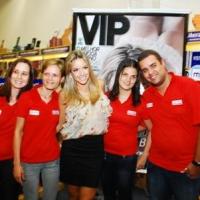 Mais fotos da Fernanda Cardoso do BBB10 em noite de autógrafos