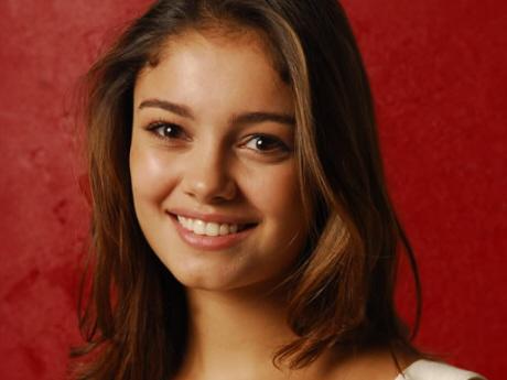 Como está a Sophie Charlotte?