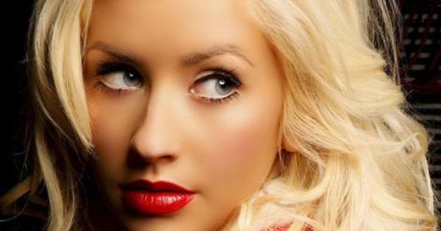 Músicas e letras de Christina Aguilera vendem CDs e também faturam com downloads pagos