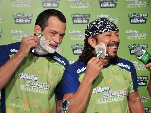 Ator Malvino Salvador também fez a barba