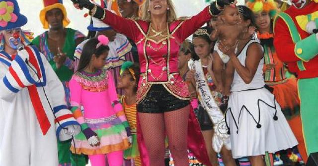 Carla Perez arrasta multidão e chora no Algodão Doce em Campo Grande, em Salvador; veja as fotos do Carnaval do Pelô