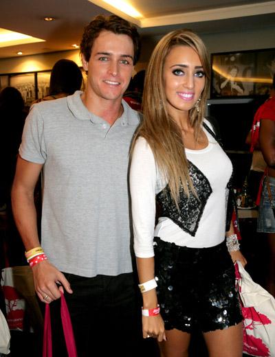 Felipe Dylon e namorada