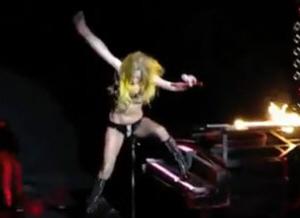 lady gaga tombo caiu