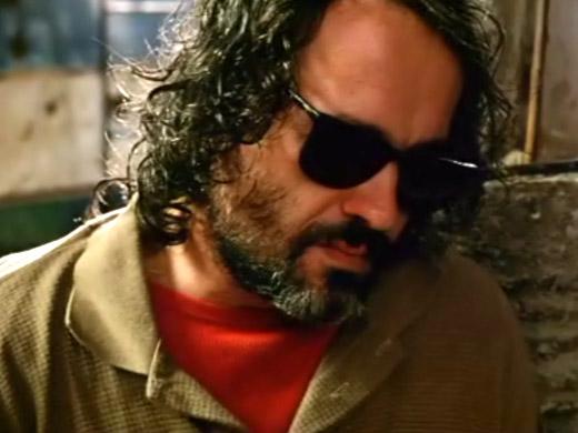 Leonardo Medeiros é Monk no filme 'Nossa Vida Não Cabe Num Opala'