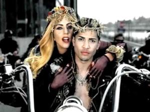 lady gaga judas moto madalena