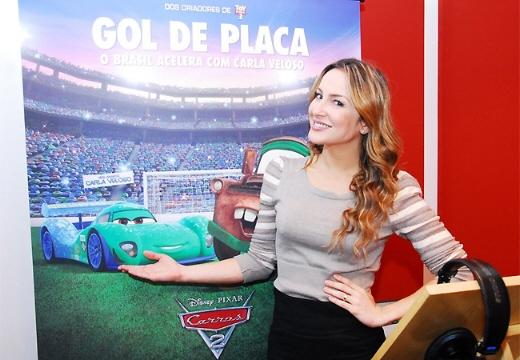 Claudia Leitte dubla Carros 2