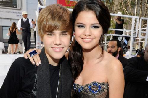 Selena Gomez vai viajar o mundo para divulgar novo CD; um dos destinos dos shows pode ser o Brasil em 2012