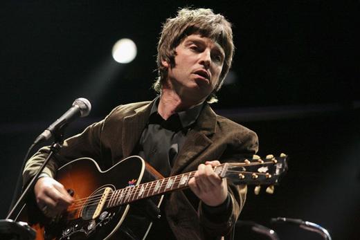 Noel Gallagher está lançando seu CD solo, High flying birds; é o primeiro longe do grupo Oasis e sem o irmão Liam