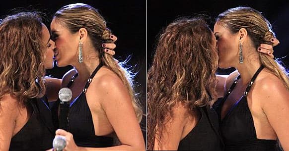 Veja a foto do beijo na boca de Daniela Mercury e Alinne Rosa; que beijão, hein? Está dando o quê falar...