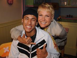 Apresentadora Xuxa Meneghel entrevistou o craque Neymar em bate-papo sobre família e filhos; entrevista será no TV Xuxa