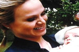 Eliana e o filho (Reprodução: SBT)