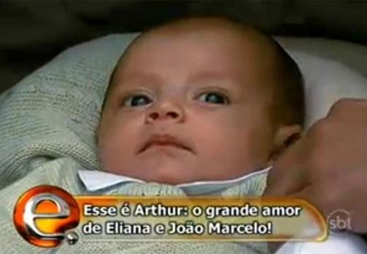Eliana e o filho (Reprodução: SBT)