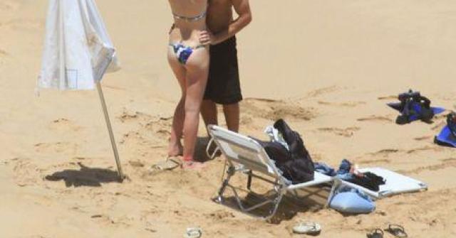 Casal está de férias em Fernando de Noronha após sucesso da novela 'Morde e Assopra'; eles namoraram na novela e agora...