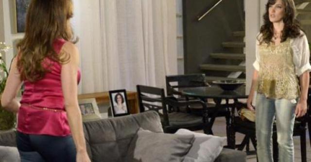 Tereza Cristina (Christiane Torloni) e a filha Patrícia (Adriana Birolli) em Fina Estampa (Foto: Fina Estampa/ Rede Globo)