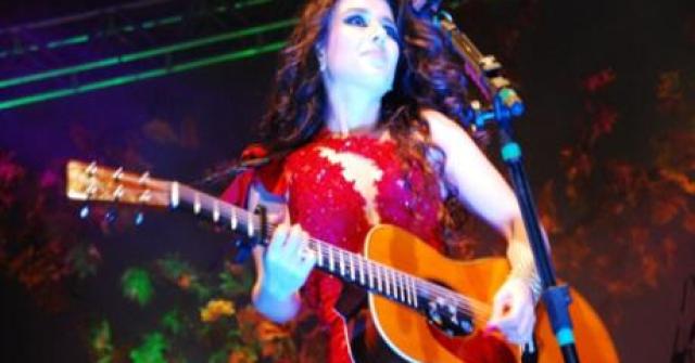 Paula Fernandes faz show em São José dos Campos