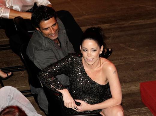 Marcos Pasquim e Danielle Winits namorando Festa Contigo (Foto: Isac Luz/ EGO) Repórter questionou Danielle Winits sobre seu 'namorado', Marcos Pasquim: 'estou muito feliz', respondeu a loira