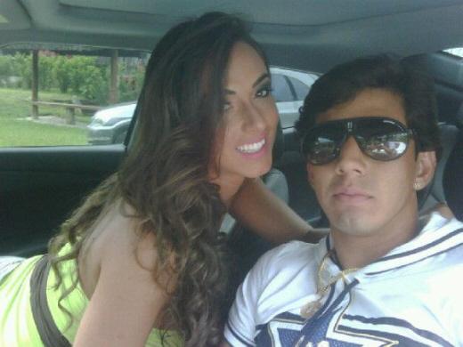 Modelo Nicole Bahls está namorando Victor Ramos há um mês; já fez tatuagem, foi pedida em casamento e vai ficar grávida?