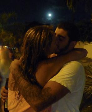 Luana Piovani e Pedro Scooby namorando, os melhores momentos