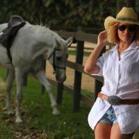 Thaís Fersoza em ensaio para o Extra