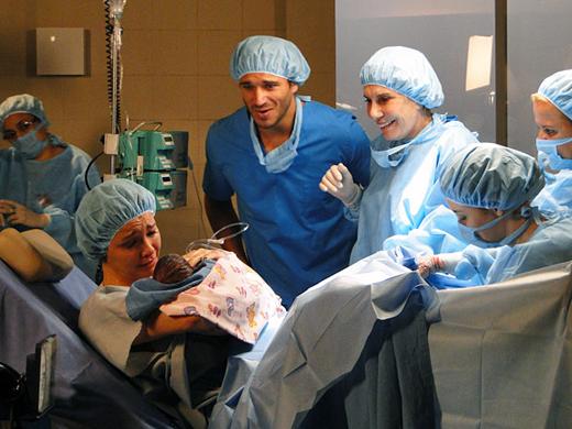 Esther dá à luz filha Vitória parto Julia Lemmertz