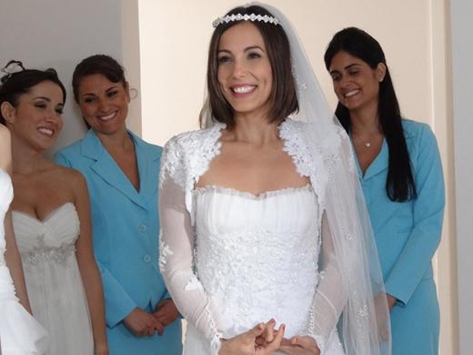 Letícia (Tania Khalil) e seu vestido de noiva