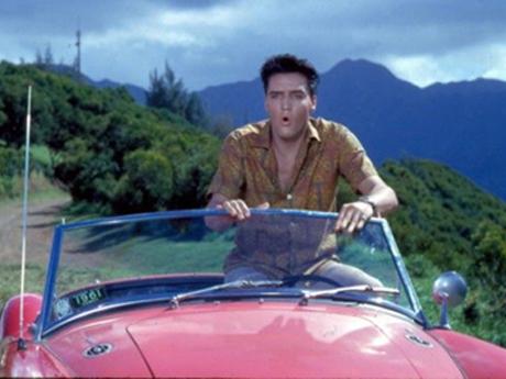 Elvis Presley faria aniversário de 77 anos de idade neste domingo se estivesse vivo; ex-namorada diz que 'Elvis era o Rei'