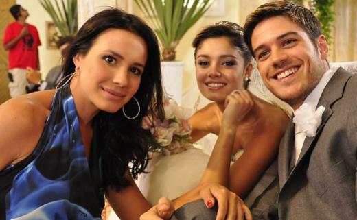 TV Globo divulgou as fotos do casamento de Amália (Sophie Charlotte) e Rafael (Marco Pigossi) na novela Fina Estampa
