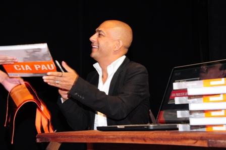 Reginal Fonseca, mestre da moda, comanda evento com Daniel Saullo e Mariana Felício em São José dos Campos