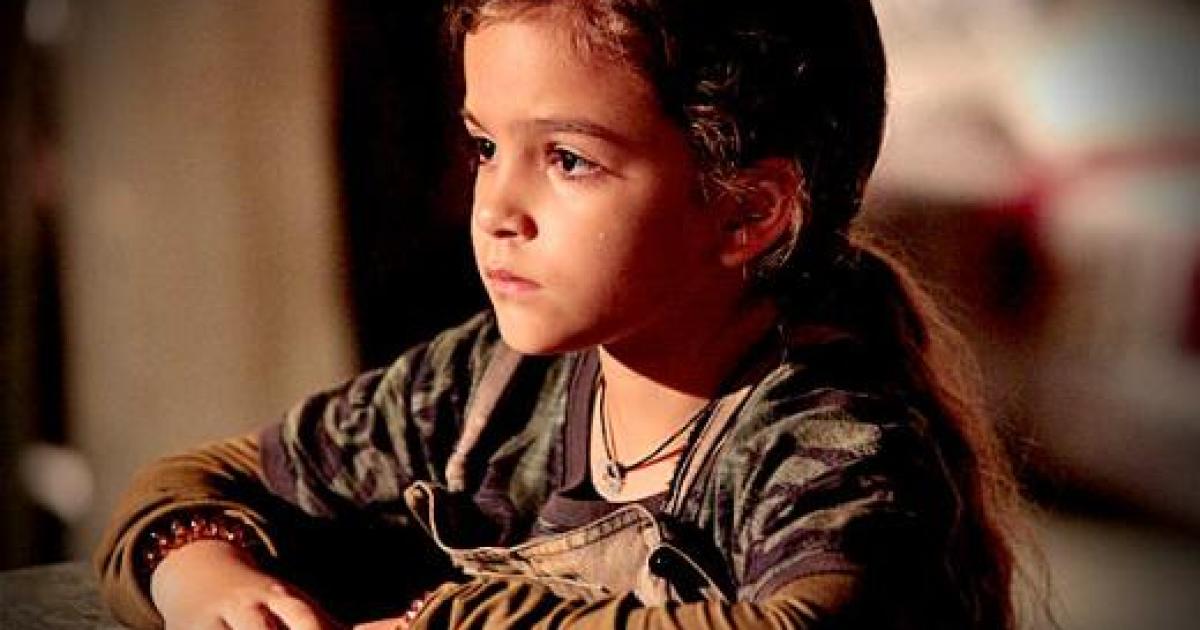 Rita (Mel Maia) a garotinha que brilha na novela Avenida Brasil