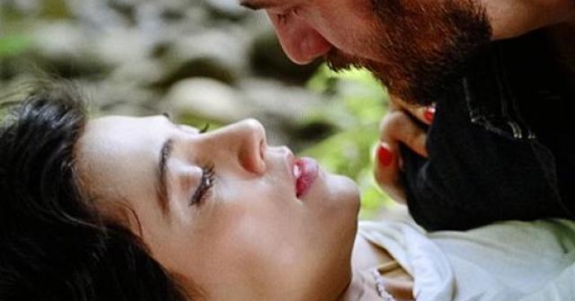 Rodrigo (Gabriel Braga Nunes) e Miriam (Letícia Persiles) beijo beijam