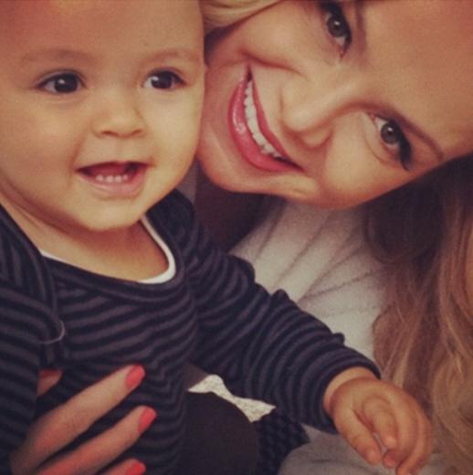 Eliana e o filho Arthur no Dia das Mães; com João Marcello Bôscoli e Maria Rita